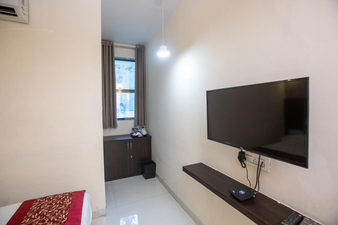 Hotel Singh'S By Wb Inn, Vashi, Navi Mumbai Extérieur photo